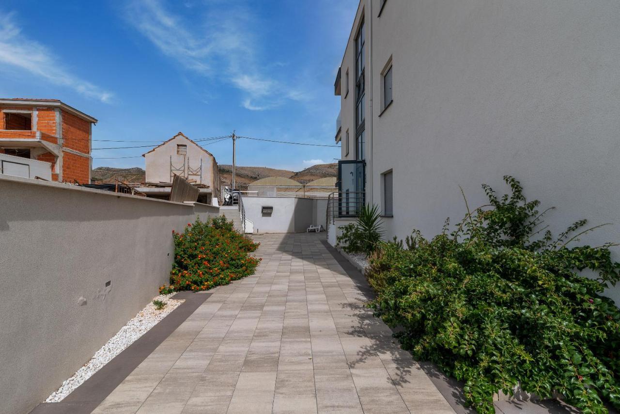 Apartman Lorena Trogir Exterior foto