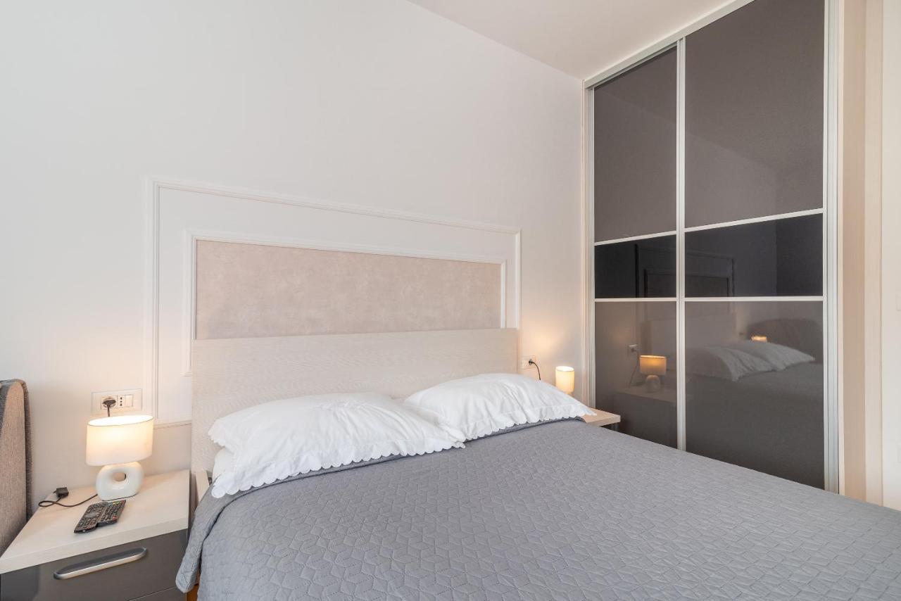 Apartman Lorena Trogir Exterior foto