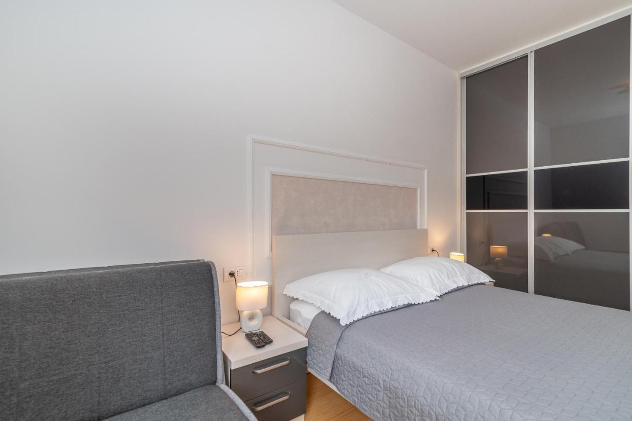 Apartman Lorena Trogir Exterior foto